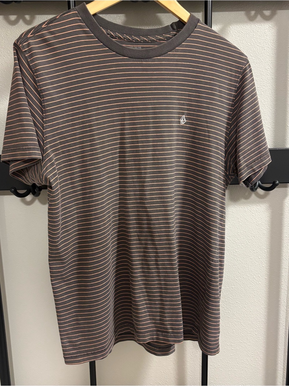 Volcom Men’s Gray and Pink Striped T-shirt
